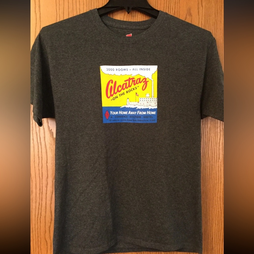 SALE 2/$18 Alcatraz “On The Rocks” Grey T-shirt. San Franscico